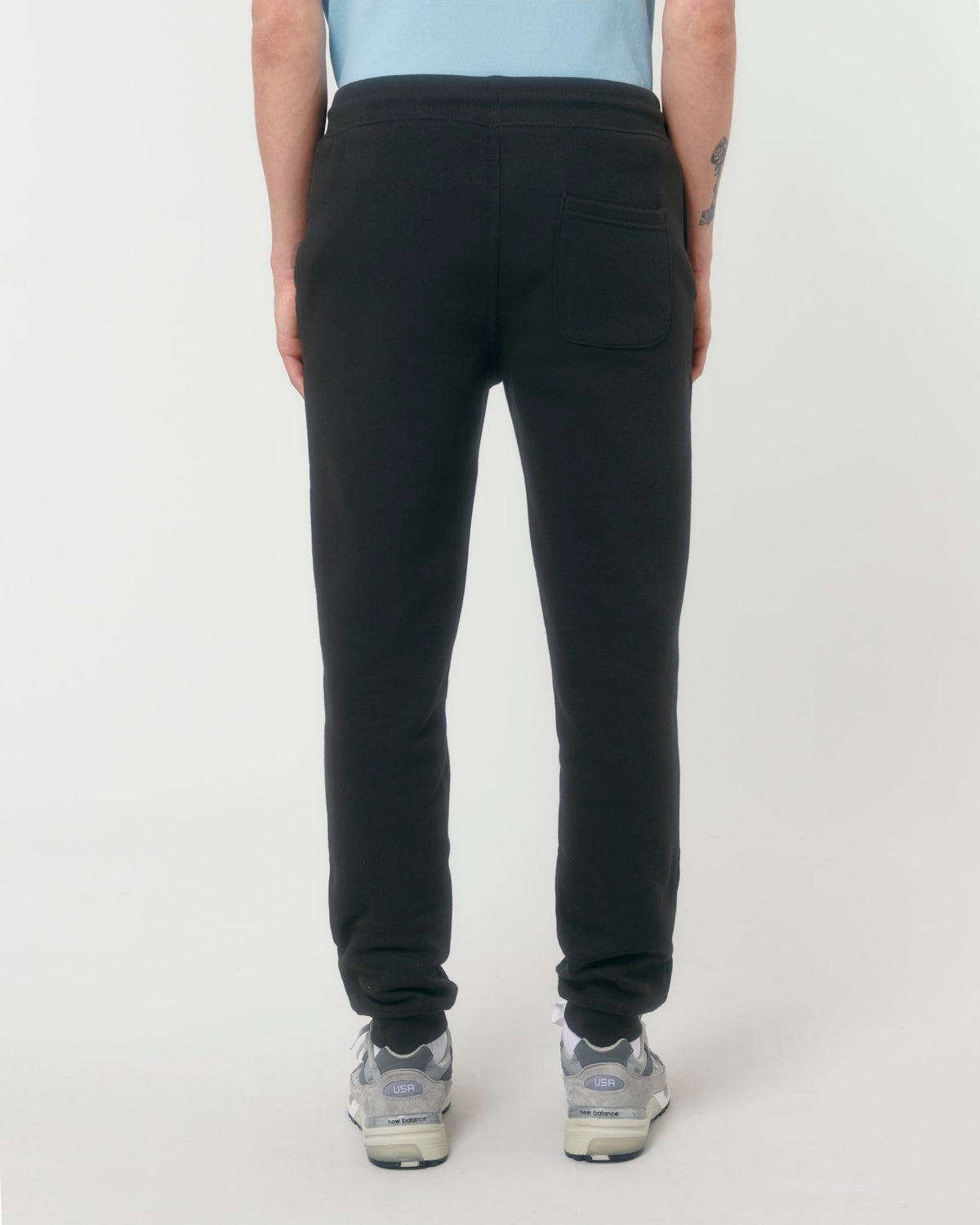 Black - C002