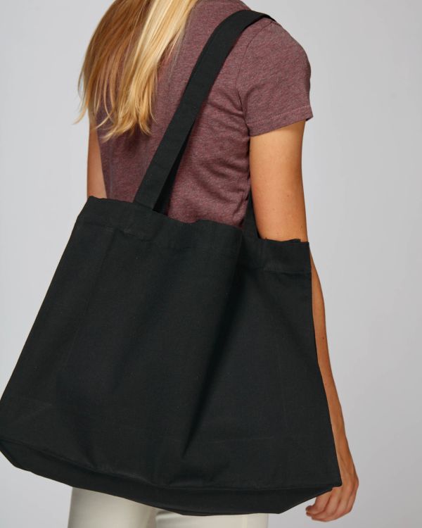 Black - C002