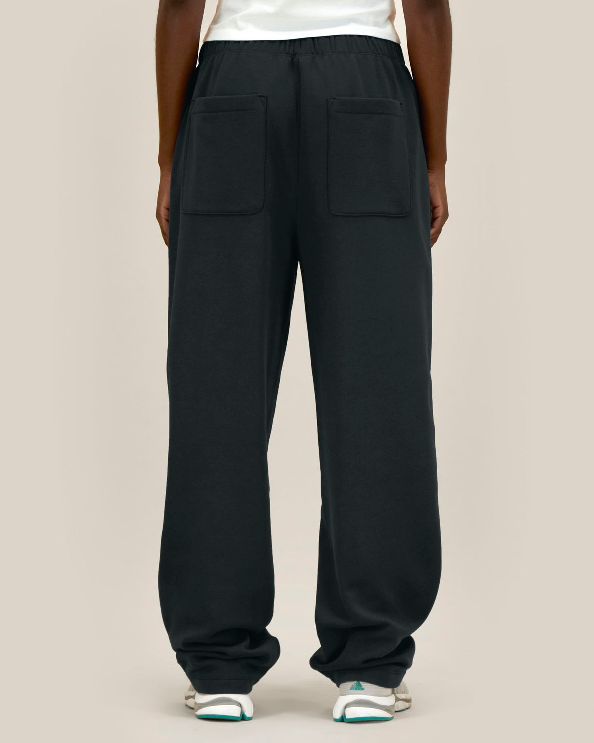 Black - C002