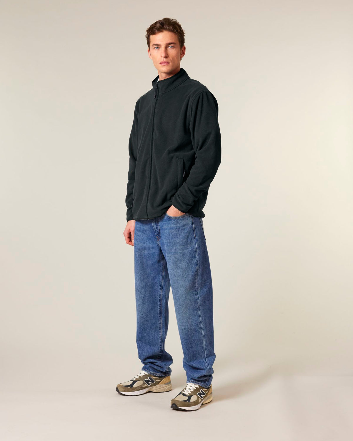 Black - C002