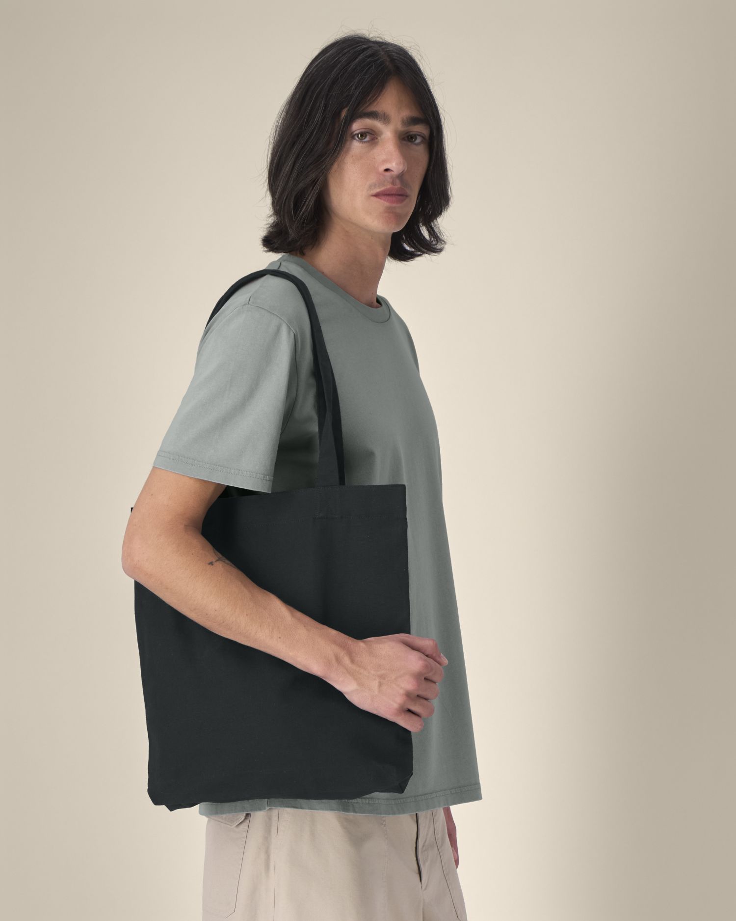 Black - C002