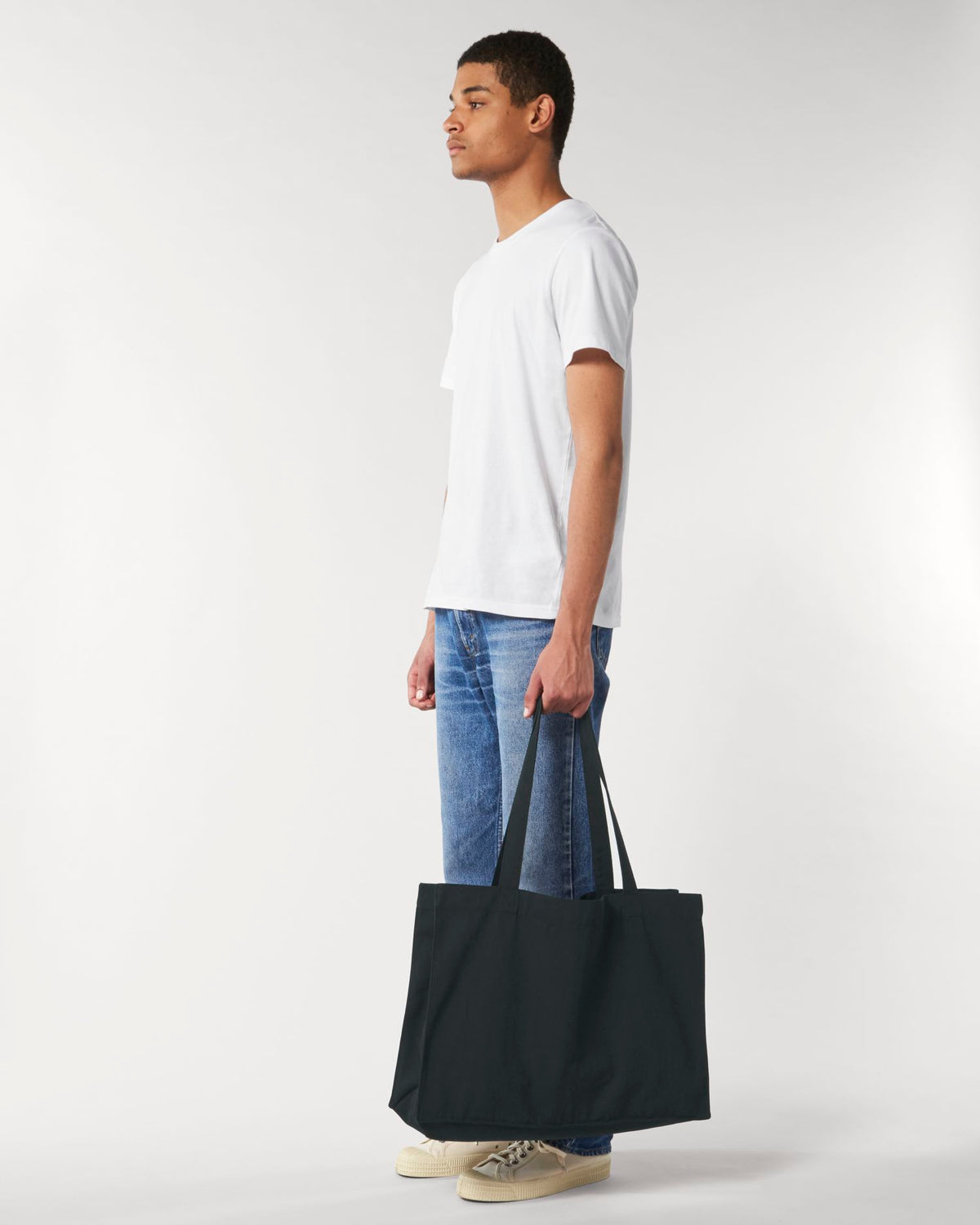 Black - C002