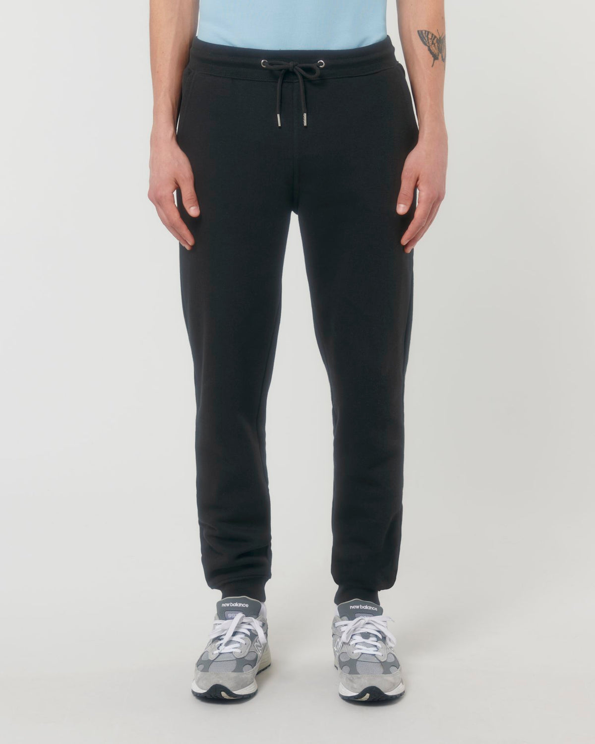 Black - C002