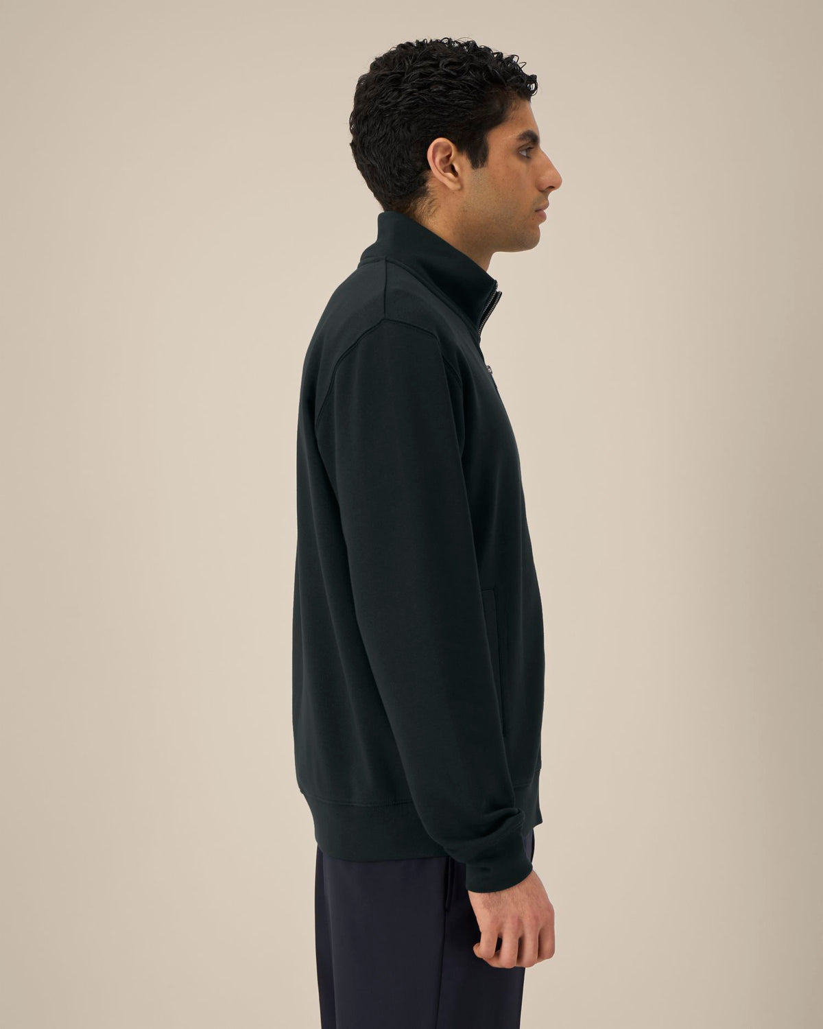 Black - C002
