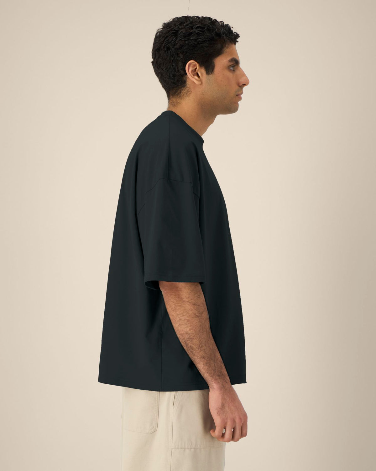 Black - C002