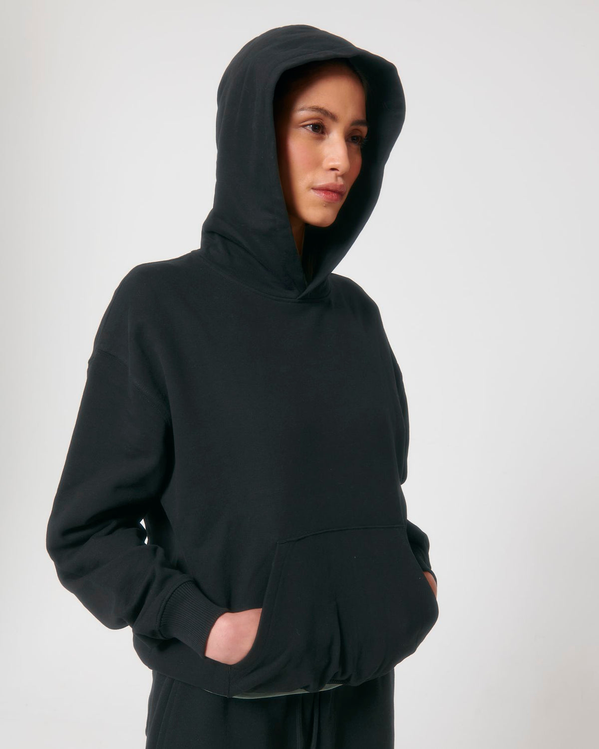 Black - C002