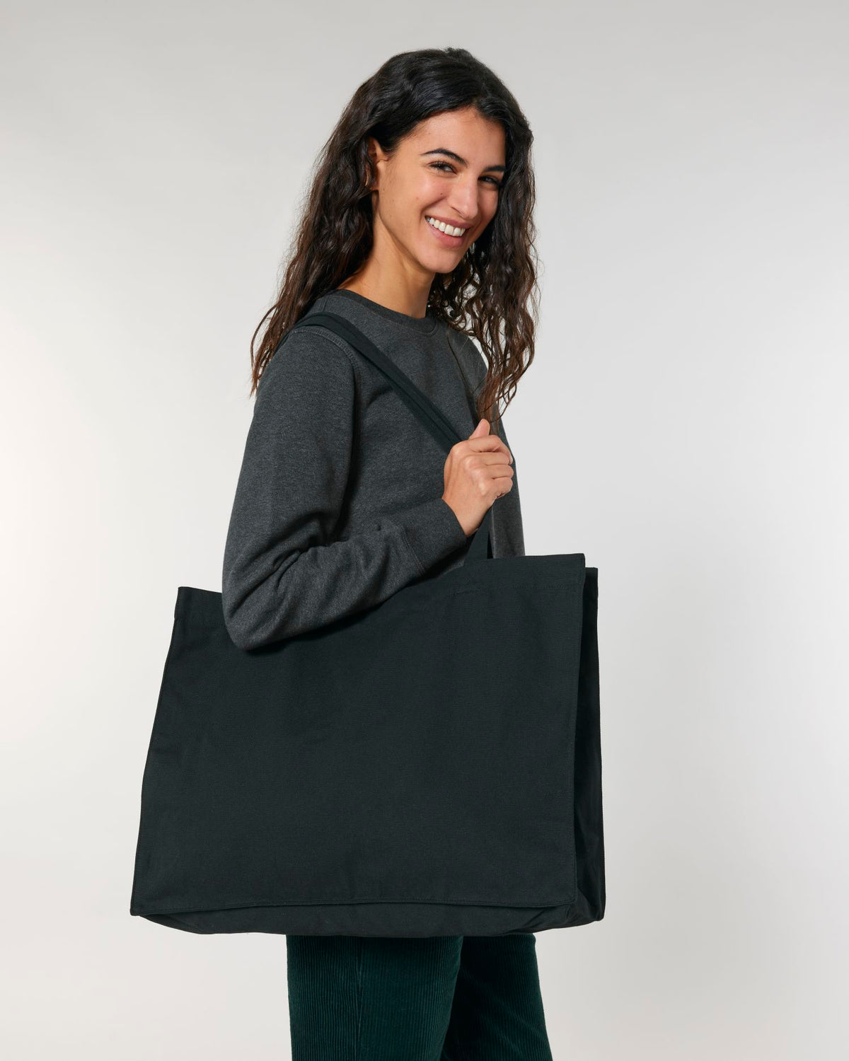 Black - C002