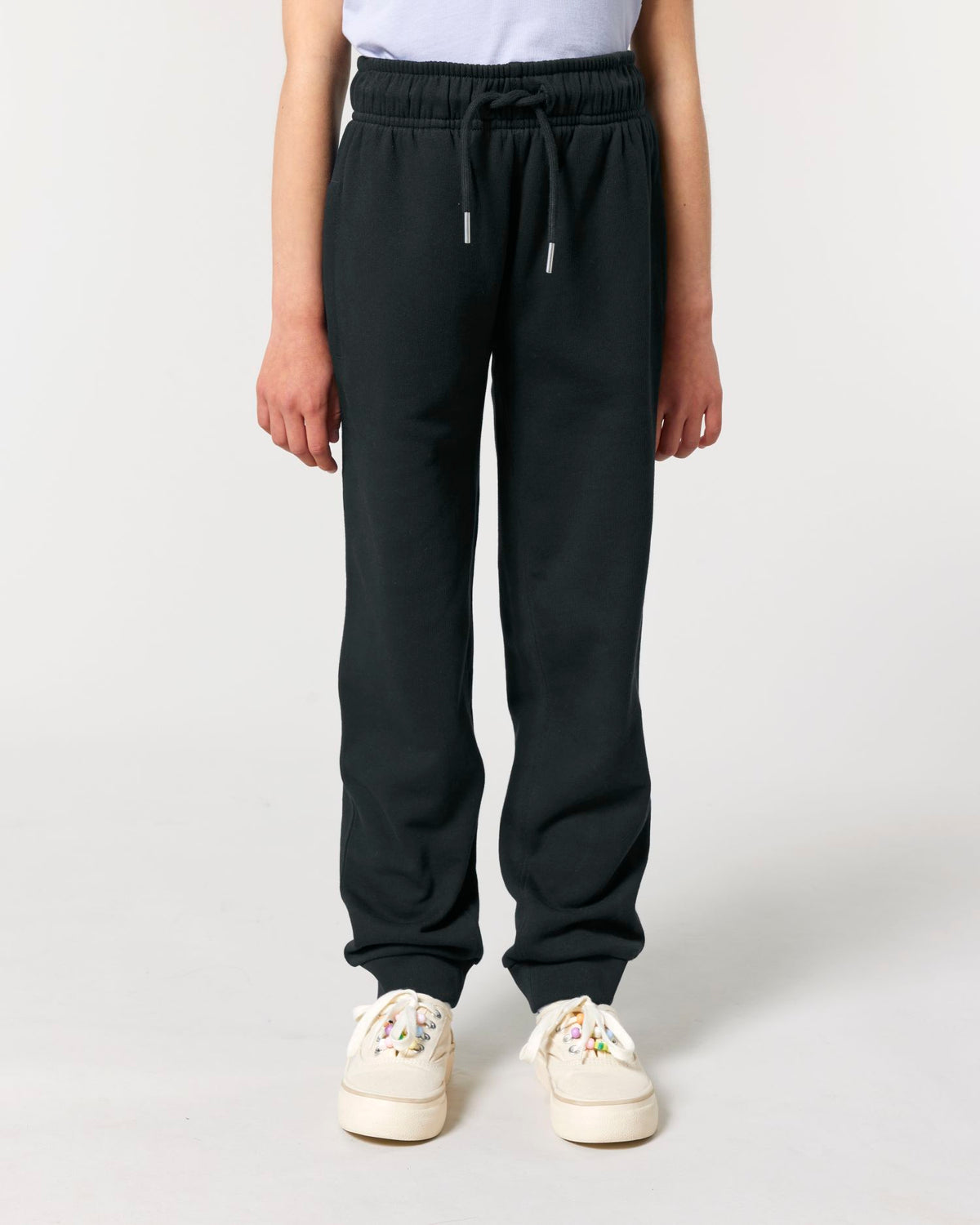 Black - C002