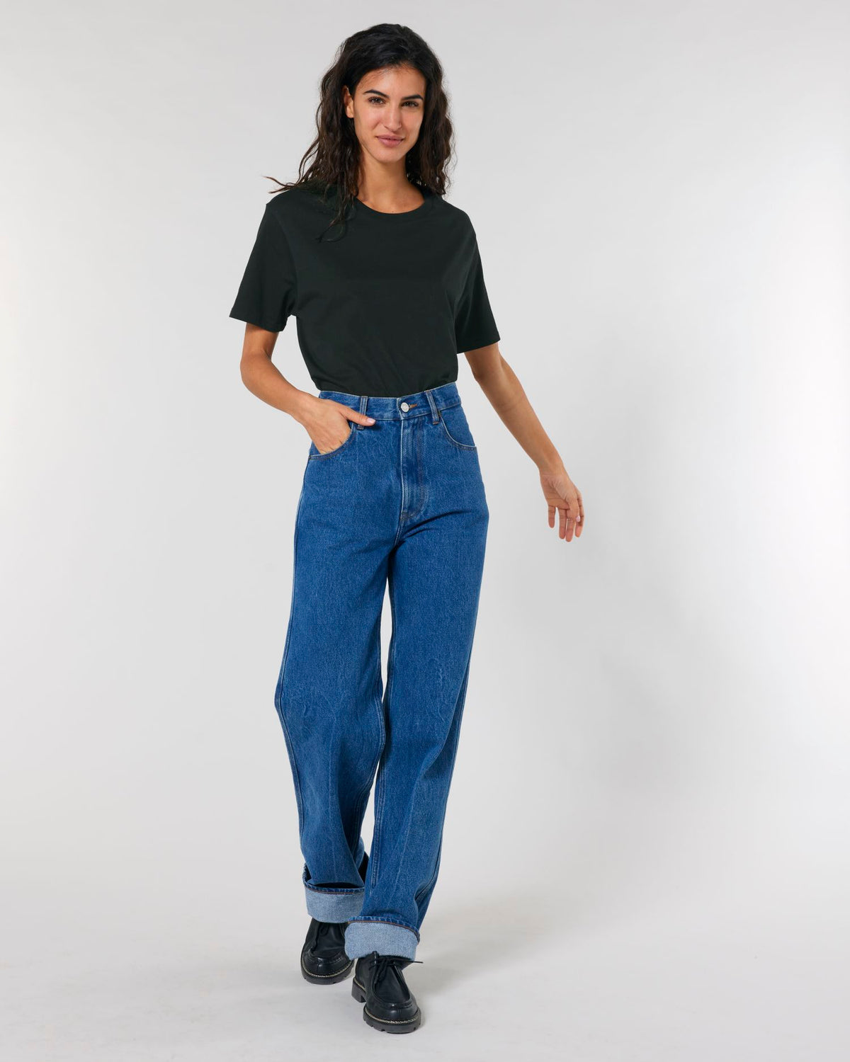 Black - C002