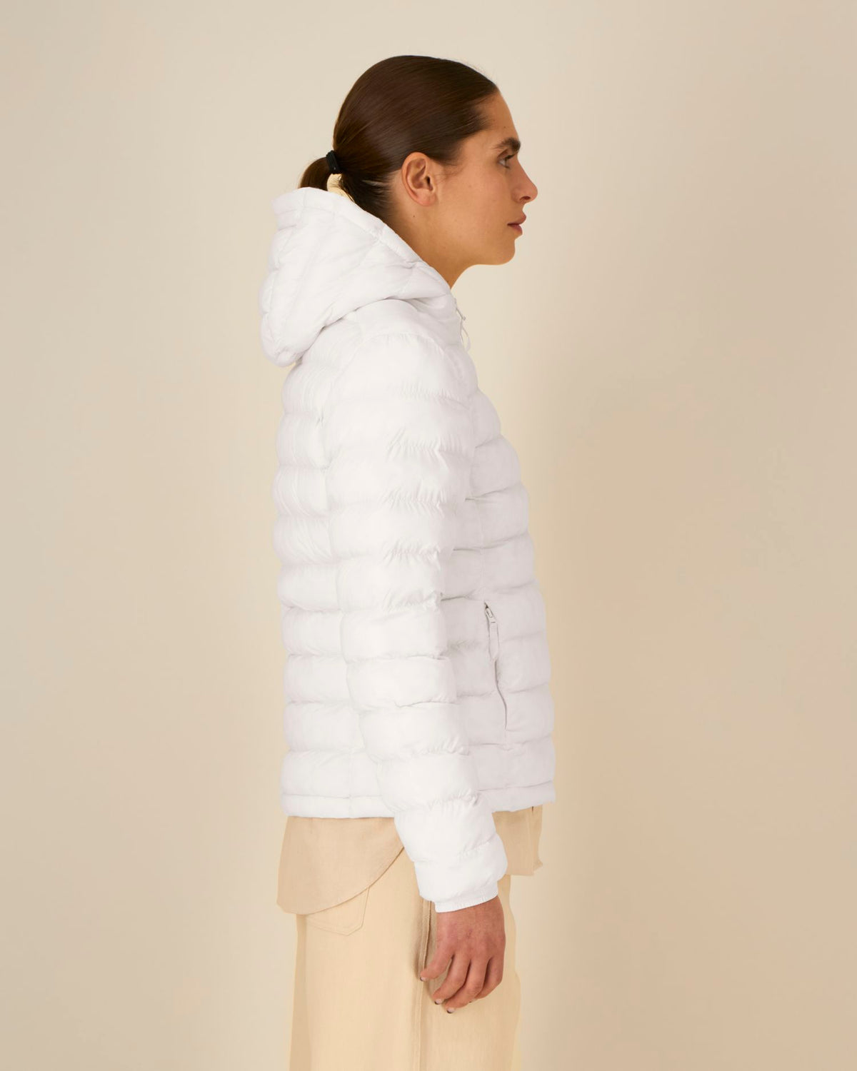 Off White - C018